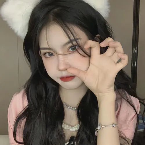 港台老牌艺人深夜密会神秘女子，经纪人连夜公关，深夜引热议
